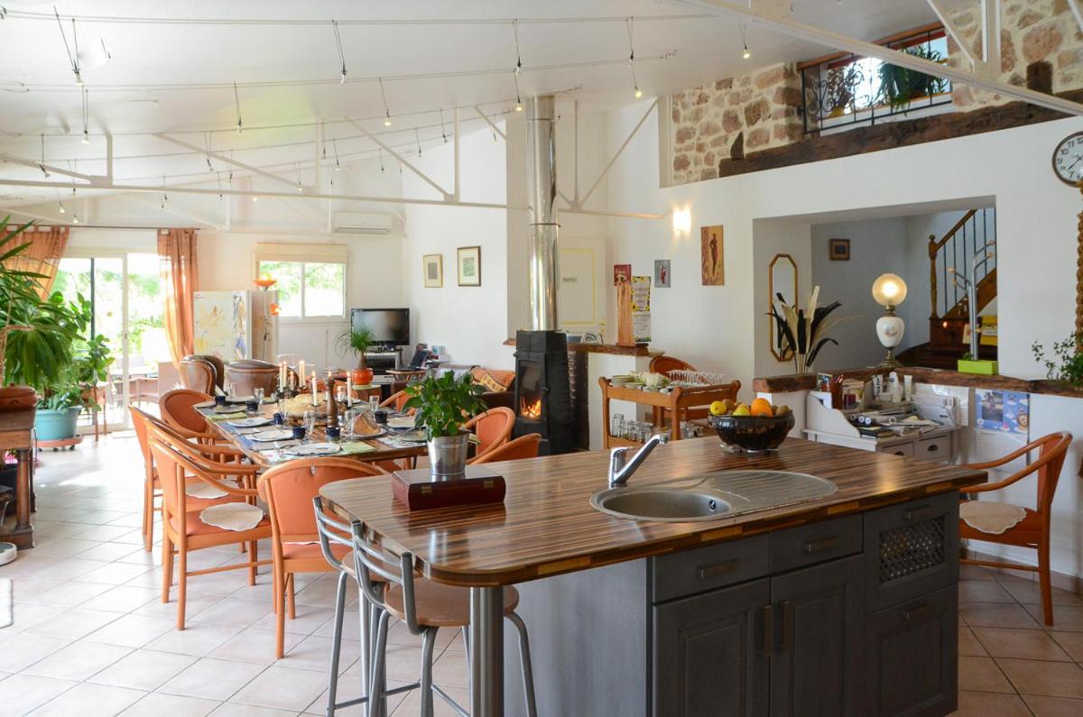 Domaine De La Moretie Cublac ภายนอก รูปภาพ